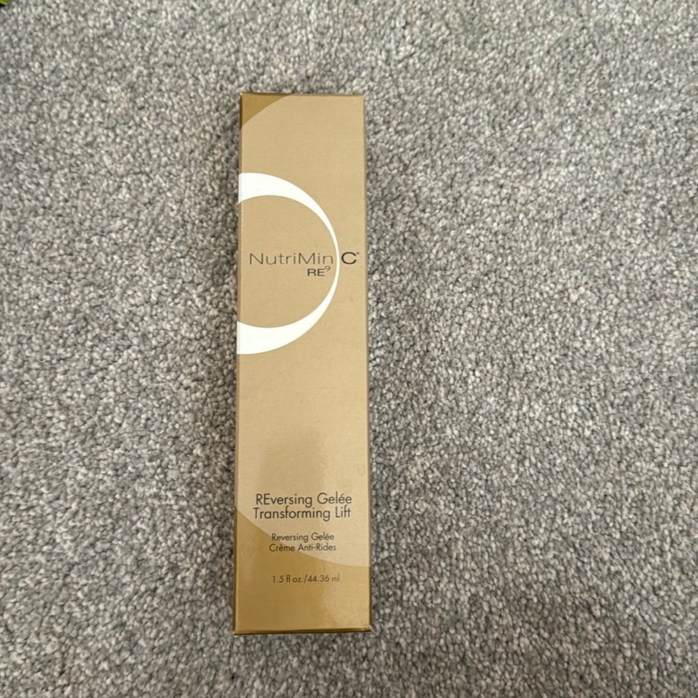 🖤NIB Arbonne NutriMin C RE9 Reactivating Facual Serum Day & Night 1.5 oz